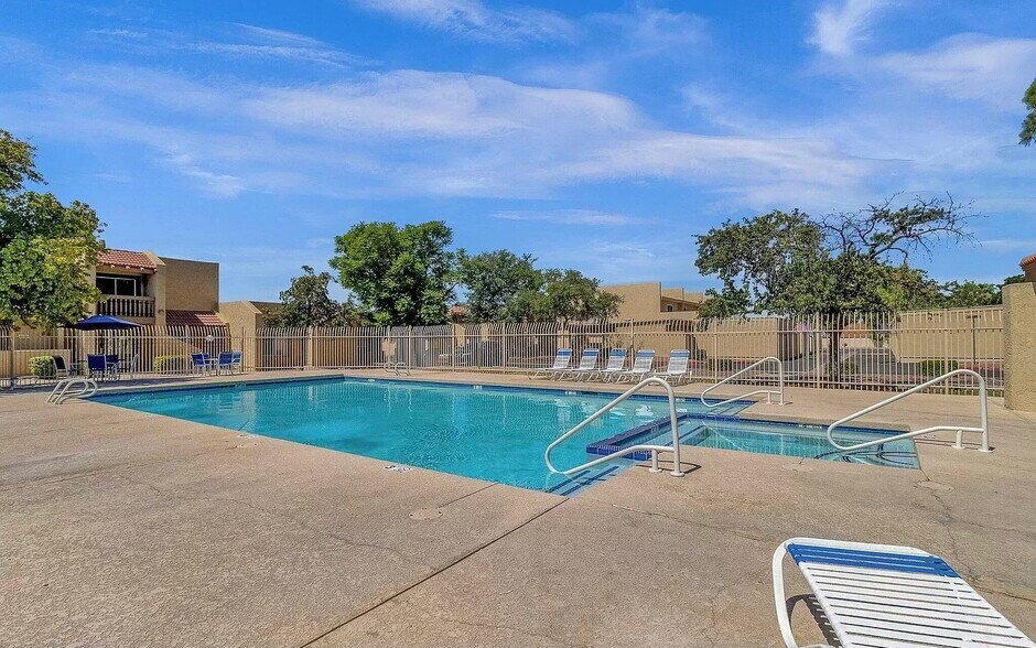 Building Photo - 14460 N 57th Dr