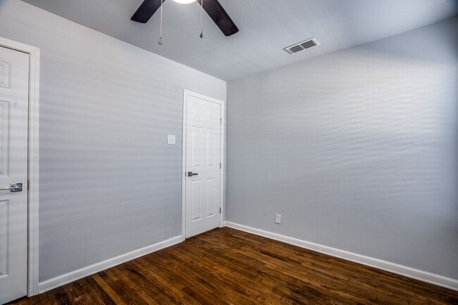 Building Photo - BEAUTIFULLY-RENOVATED JEFFERSON HEIGHTS HOME