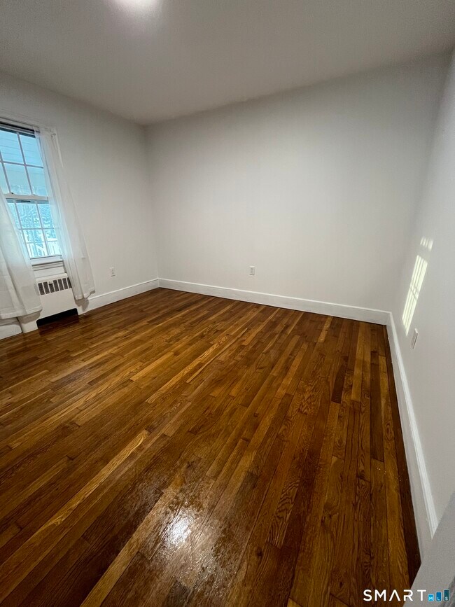 Building Photo - 81 Black Rock Tpke