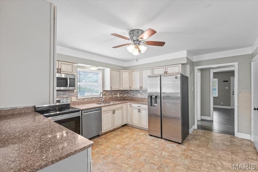 Building Photo - 7347 Dale Ave