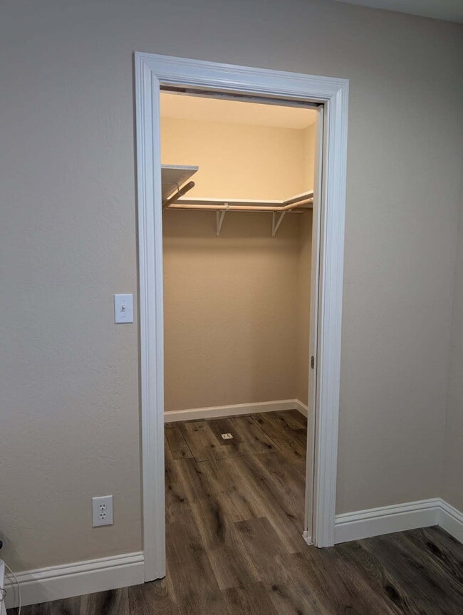 Building Photo - Lovely 2 bedroom and 2 bath remodeled home in South San Jose with a swimming Pool, 2 car garage, ...