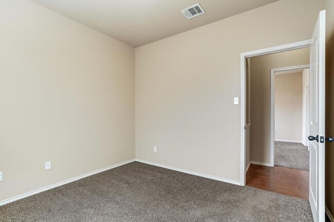 Building Photo - 1124 Brendon Lee Lane