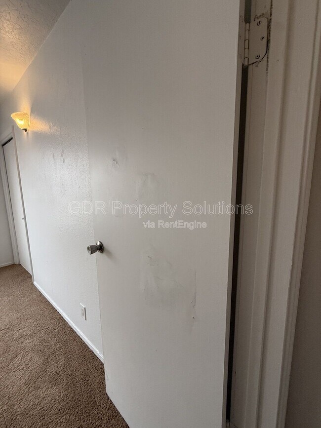 Building Photo - 1928 Buena Vista Dr SE