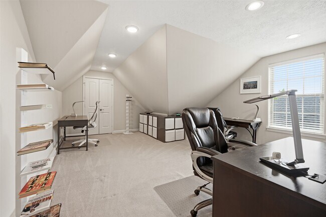 Building Photo - 1427 Scharpe St