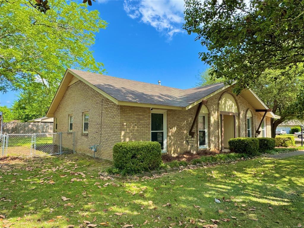 Building Photo - 2311 Cottingham Dr