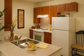 Building Photo - 3524 Fisher Rd NE