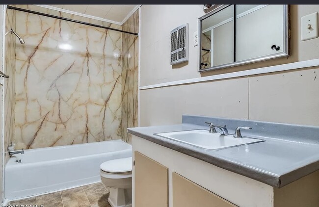 Building Photo - 907 Elizabeth St