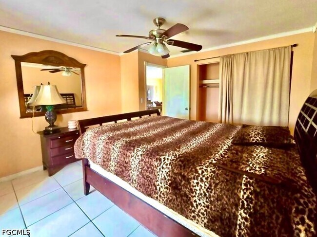 Building Photo - 156 SW 47th Terrace