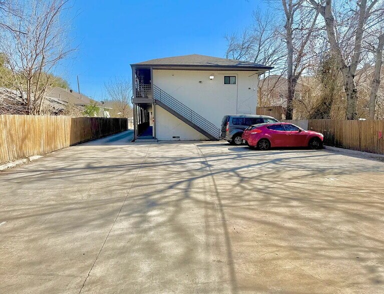 Building Photo - 5329 Reiger Ave