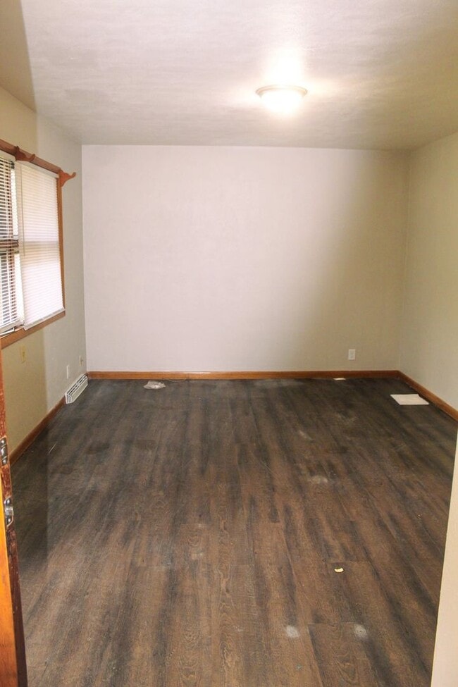 Building Photo - 2237 Mt Vernon Rd SE