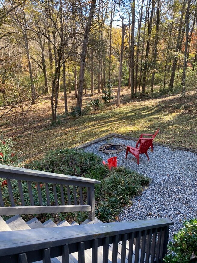 Building Photo - Watkinsville Gem! Cul-de-Sac + Creek Frontage in Cedar Hills