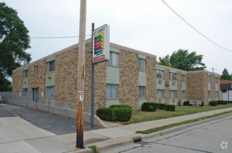 Building Photo - 1920 Lathrop Ave