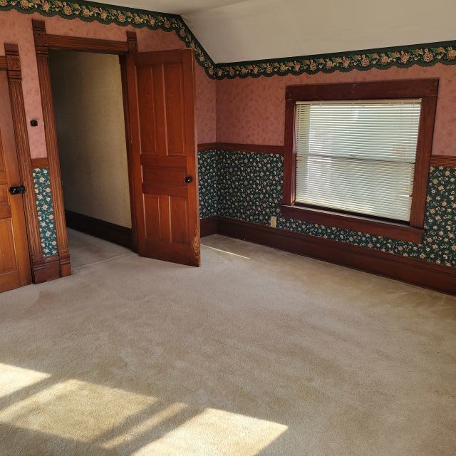 Building Photo - 211 E Main St