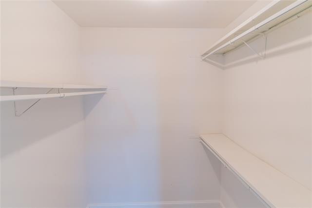 Building Photo - 3437 Knoll Point Dr