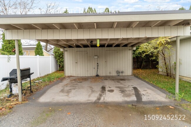 Building Photo - 7024 N Wiscomb St