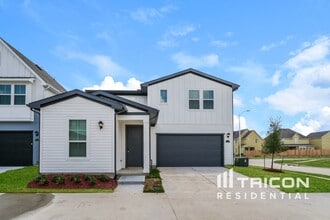 Building Photo - 22802 Terrazzo Dr
