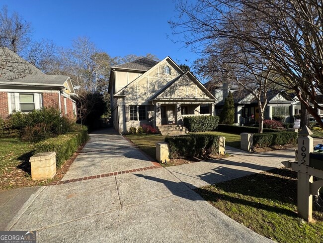 Building Photo - 1092 McLynn Ave NE