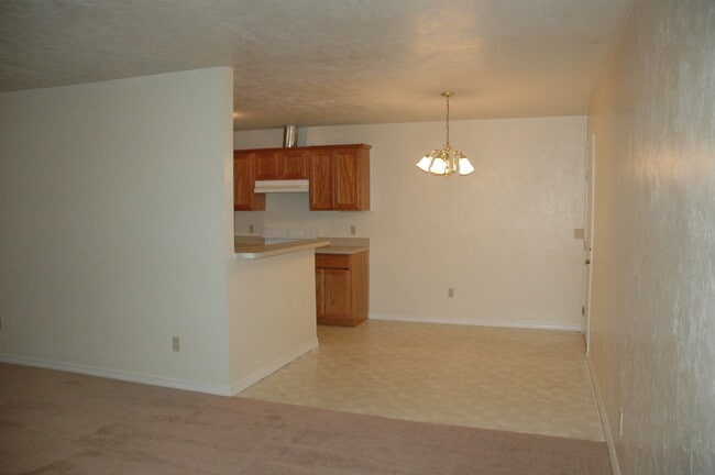 Building Photo - 3/2 House in Midtown