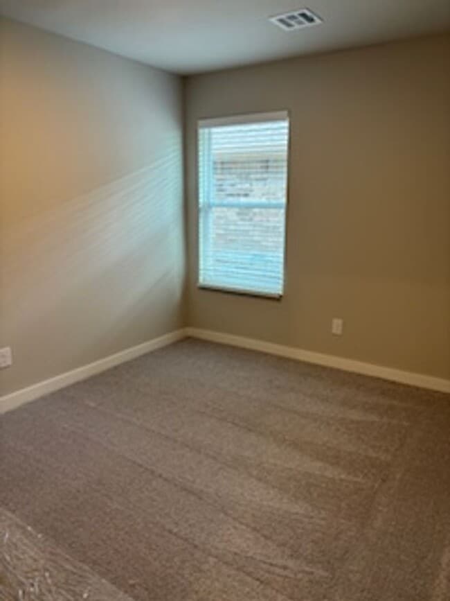 Building Photo - Newly Built!