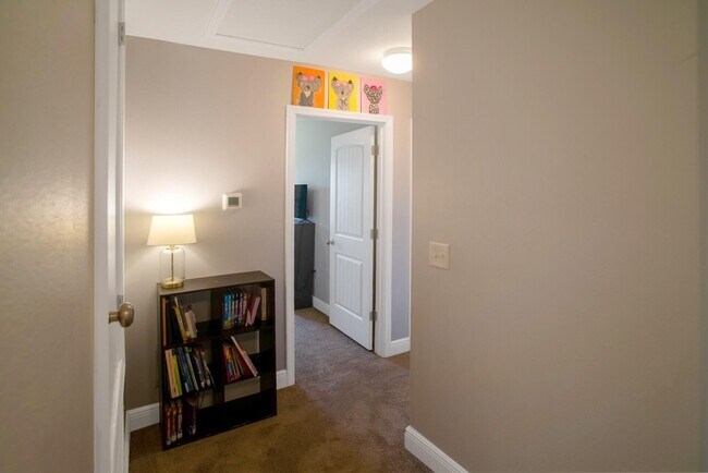 Building Photo - 141 Iron Horse Dr W
