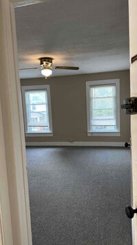 Building Photo - 823 Putnam St