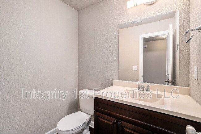 Building Photo - 6295 NE 44th St