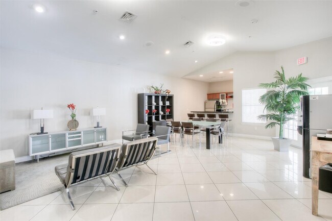 Building Photo - 663 Vista Isles Dr