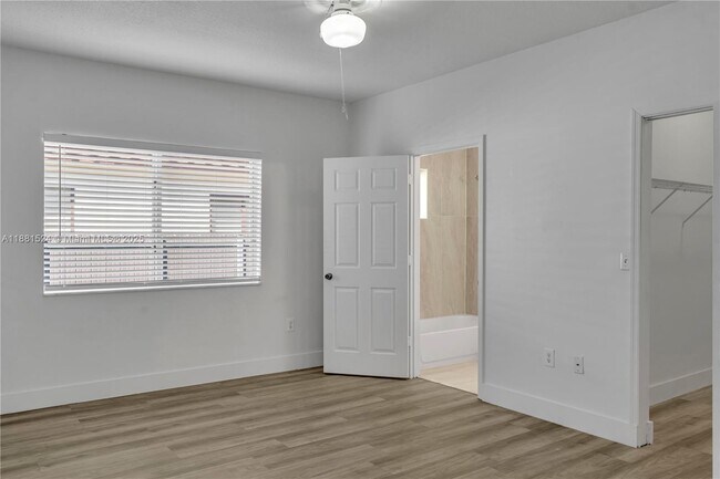 Building Photo - 865 SW 6th St