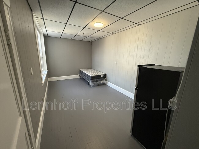 Building Photo - 82-86 South Broadway - 26