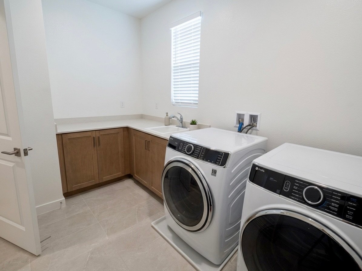 Building Photo - 1358 Blue Port Wy