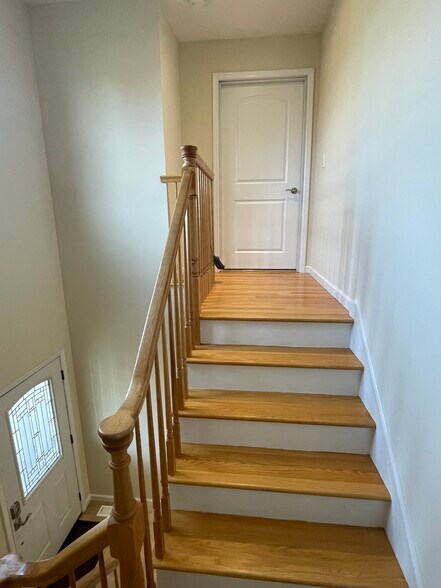 Building Photo - 292 Hemlock Ter