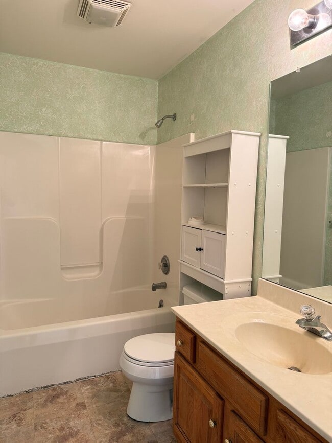 Building Photo - Beautiful 3-Bedroom Home in Penn Manor School District - Finished basement!
