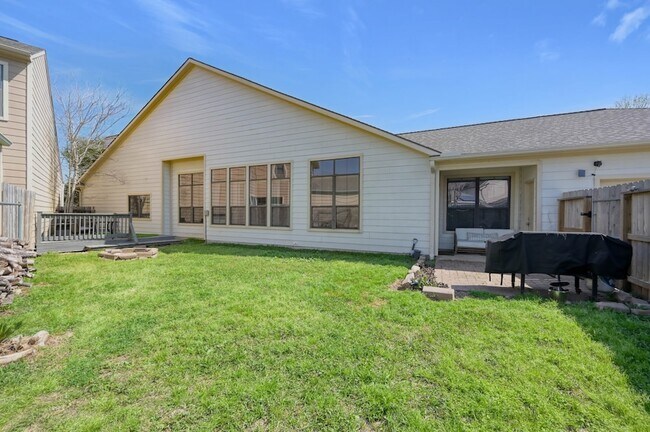 Building Photo - 29705 Meridian Hill Dr