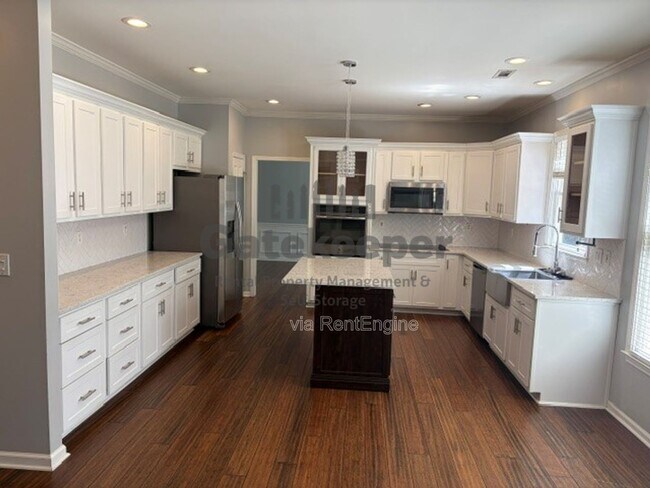 Building Photo - 245 Lockmeade Way