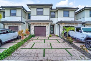 Building Photo - 15850 NW 91st Ct