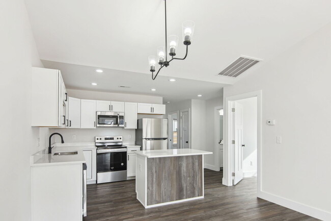 Building Photo - 4039 Cedar Fls Ln