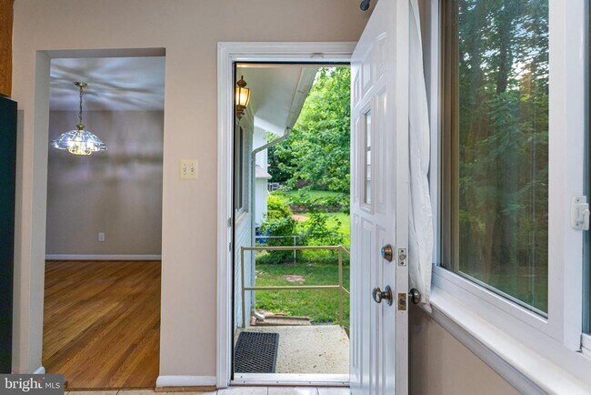 Building Photo - 6503 Friars Ct