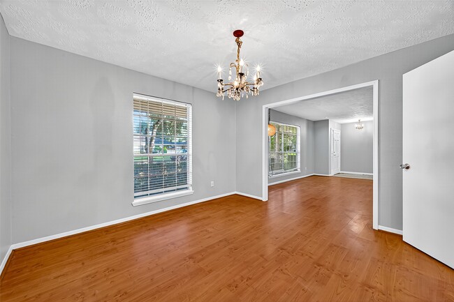 Building Photo - 9602 S Petersham Dr