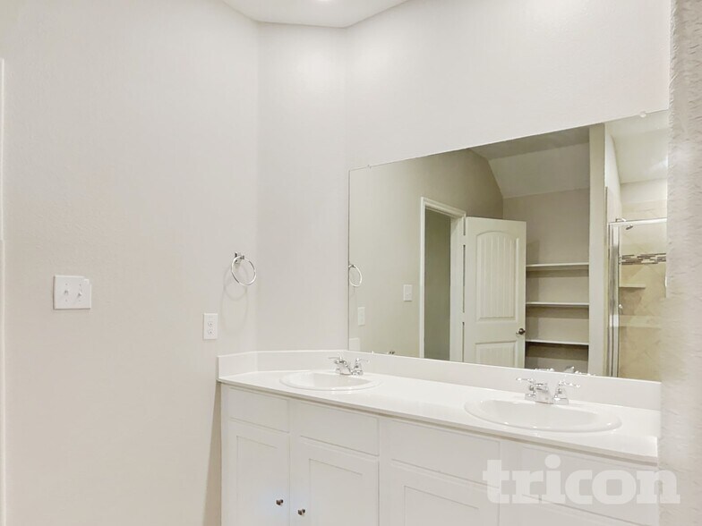 Building Photo - 657 Bassett Hall Rd