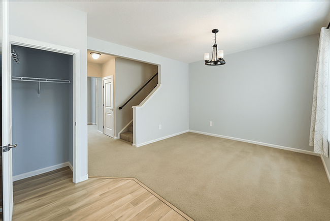 Building Photo - 240 Irongate Dr