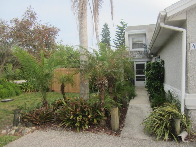 Primary Photo - 4401 Seagate Ln N