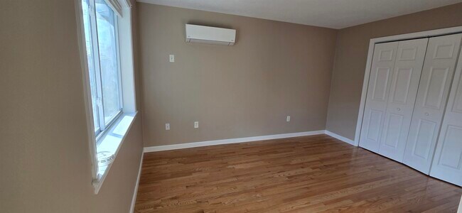 Building Photo - 41 Beatrice St