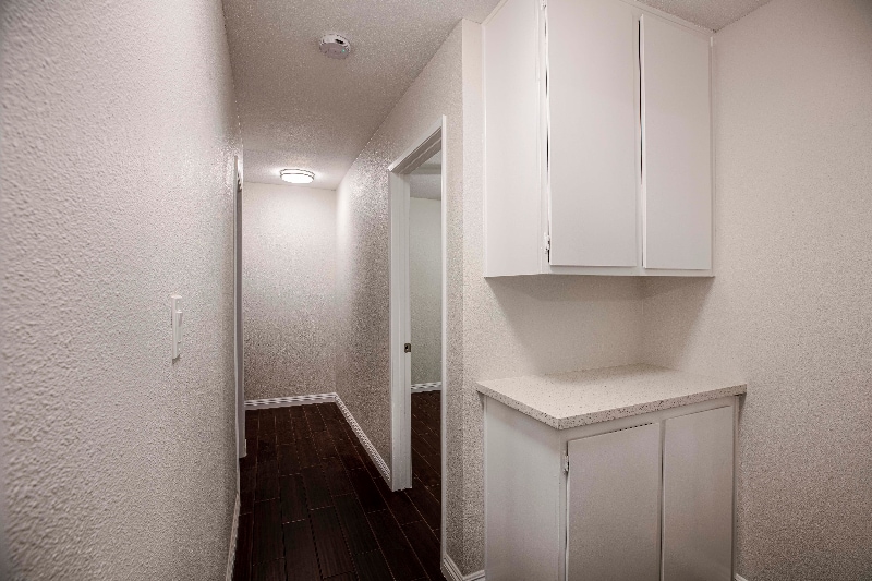 Building Photo - 4575 Kenilworth Ct