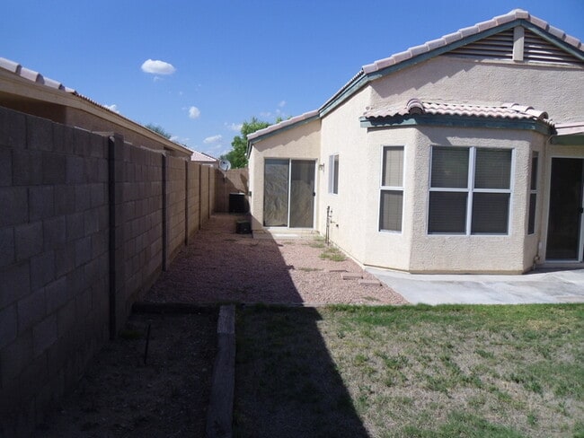 Building Photo - 3 Bed 2 Bath in Most Desired Ahwatukee
