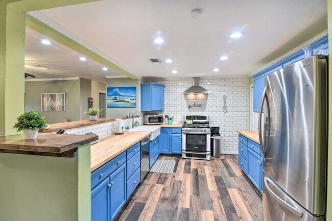 Building Photo - 3917 Avenue P 1/2