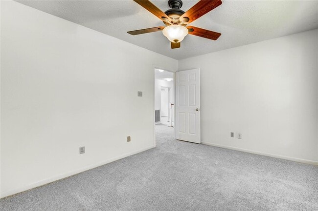 Building Photo - 1230 Manchester Cir