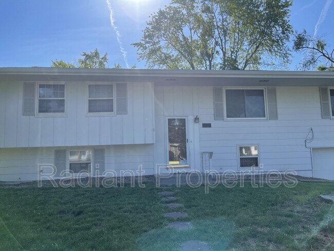Primary Photo - 3111 E 38th St