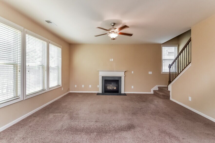 Building Photo - 928 Upland Ives Dr