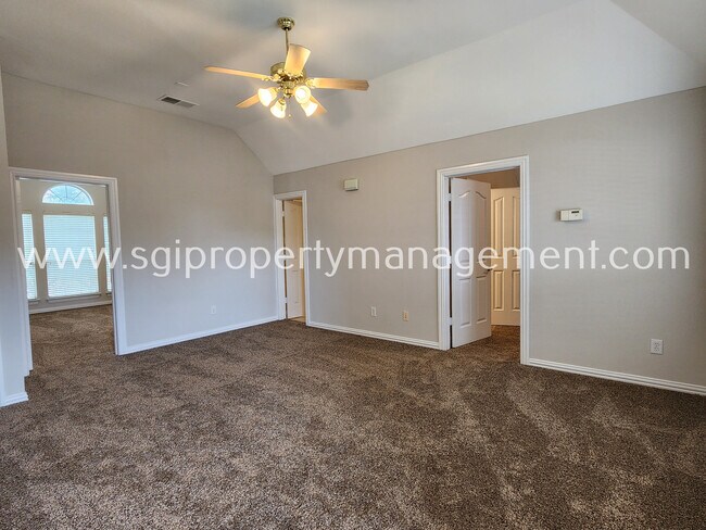 Building Photo - 6317 Day Spring Dr