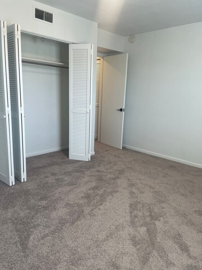 Building Photo - 6491 Carefree Ln